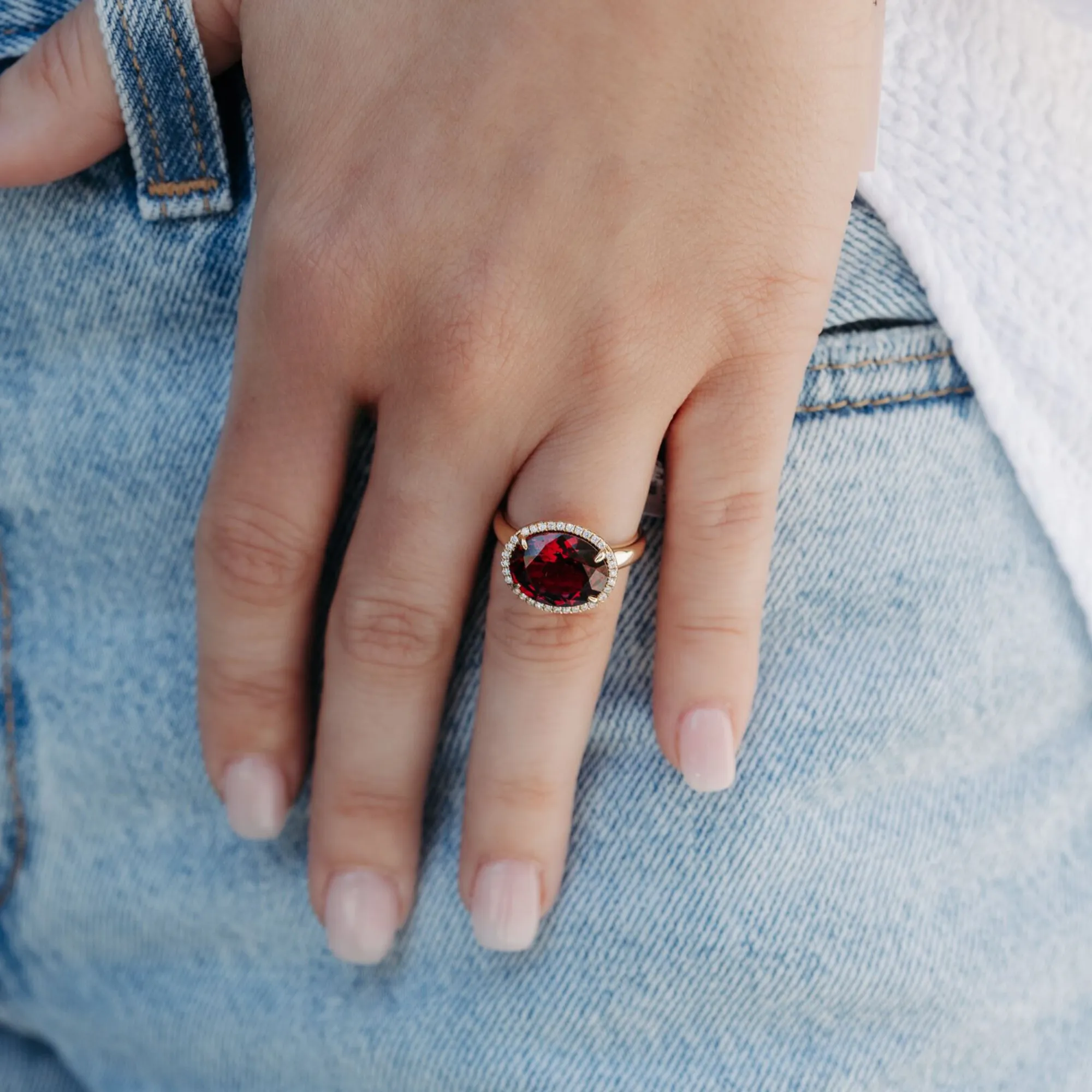 7.05ct Garnet & Diamond Ring